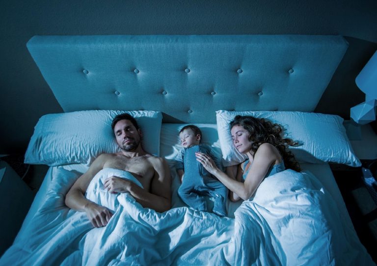 dormir no berço ou na cama dos pais